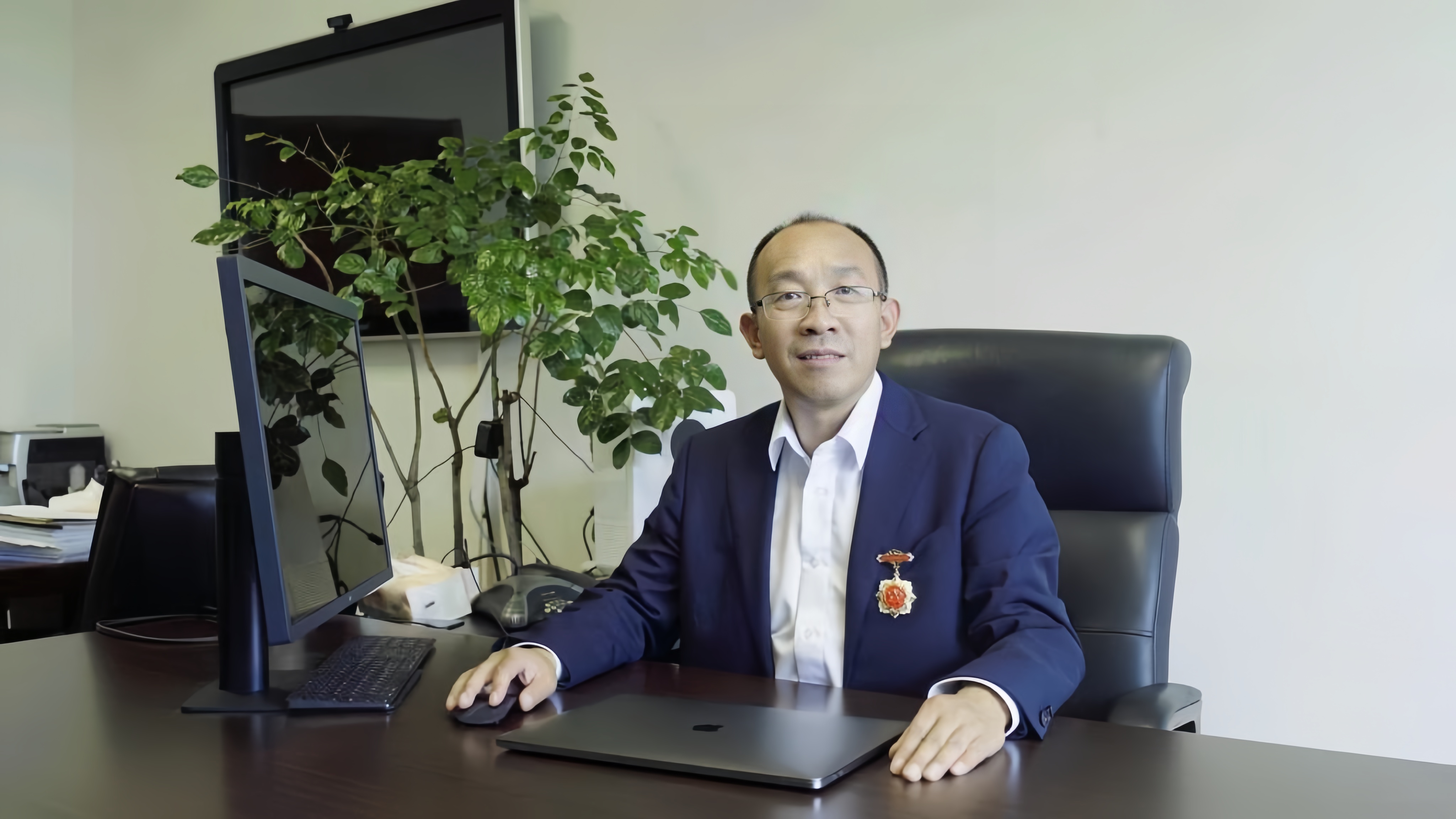 开云官方注册创新论坛第一千四百八十五讲：金属-有机限域结构可控组装与拟酶催化