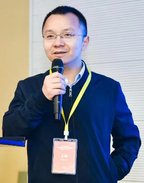 开云官方注册创新论坛第一千三百九十讲：Floquet engineering symmetry-breaking and topological states under light irradiation