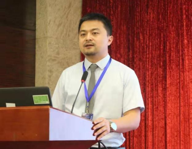 开云官方注册创新论坛第九百二十五讲：燃烧催化剂的作用机制及碳纳米含能催化剂的独特效应