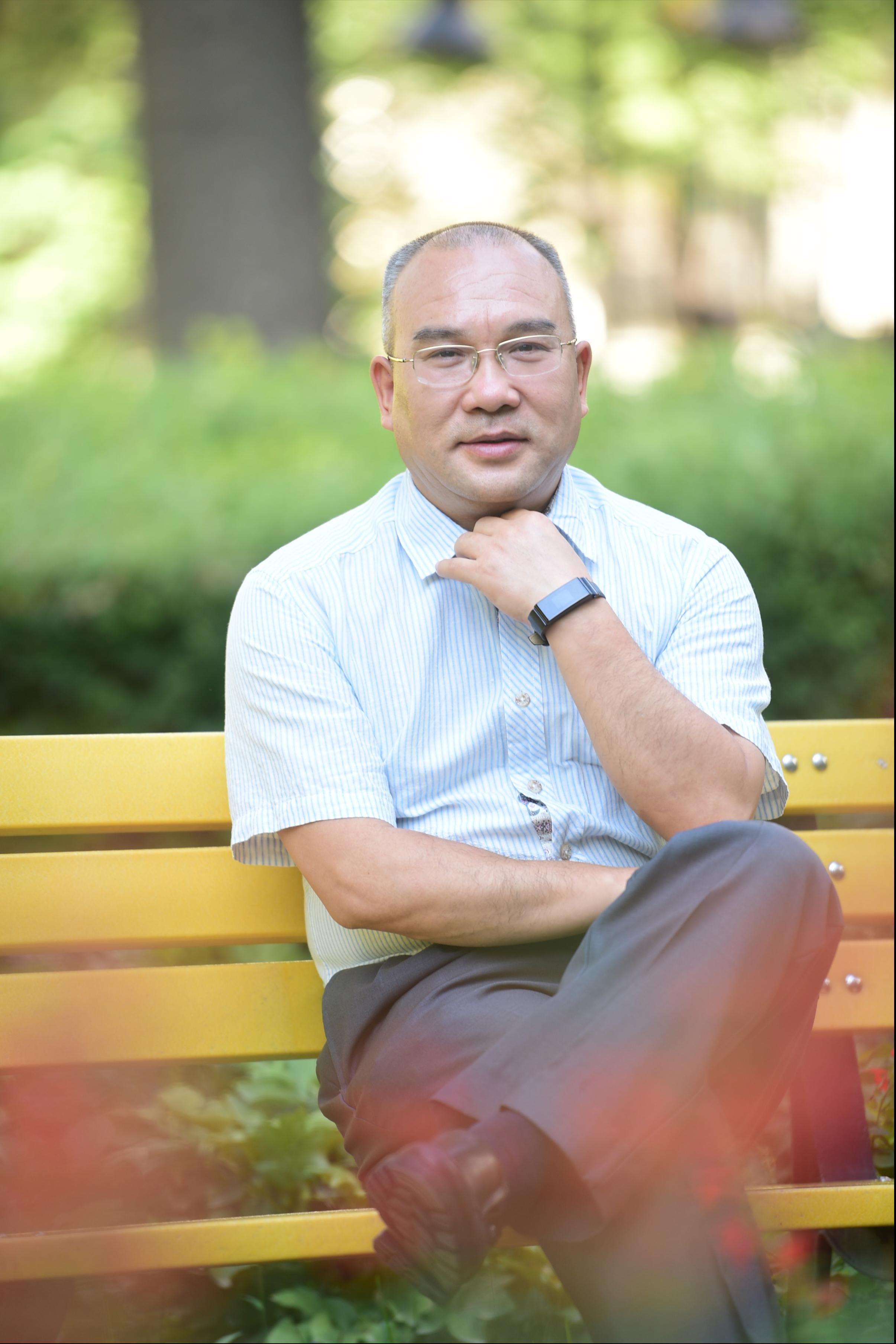 开云官方注册创新论坛第一千八百零四讲：国家基金申请的一点体会
