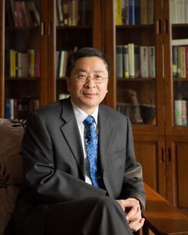 开云官方注册校庆117周年人文社科高端讲座暨“名家讲坛”：政治经济学批判的历史唯物主义基础