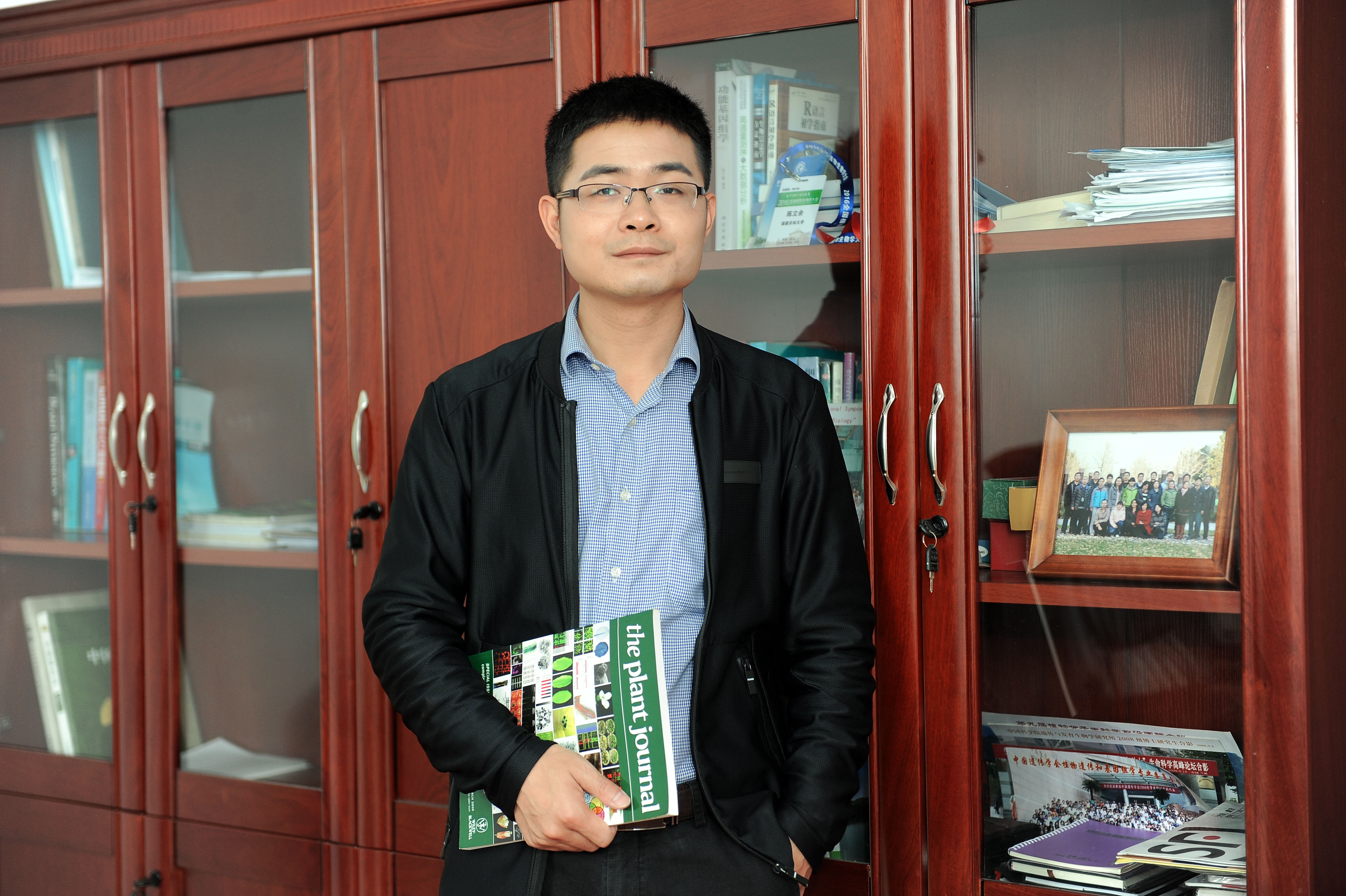 开云官方注册创新论坛第一千四百二十七讲：探索植物生殖与驯化的秘密—从模式植物到水果作物