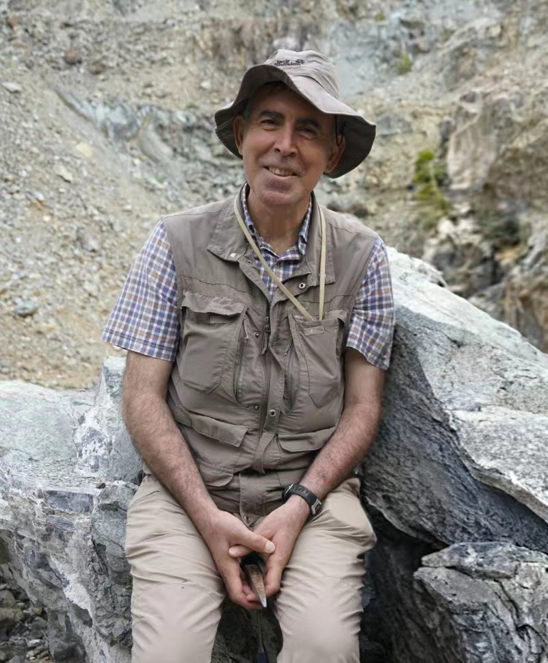 开云官方注册创新论坛第一千八百四十二讲：Records of processes for subduction initiation, slab roll-back and ophiolite genesis in Turkey: Field, geochemical and  geochronological constraints